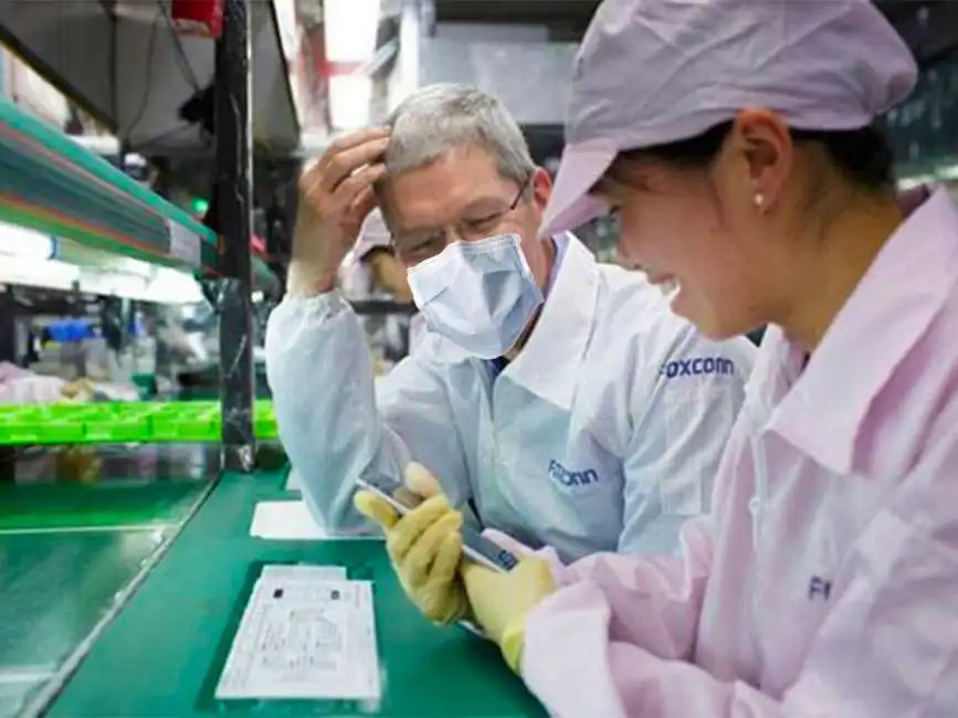 tim cook foxconn