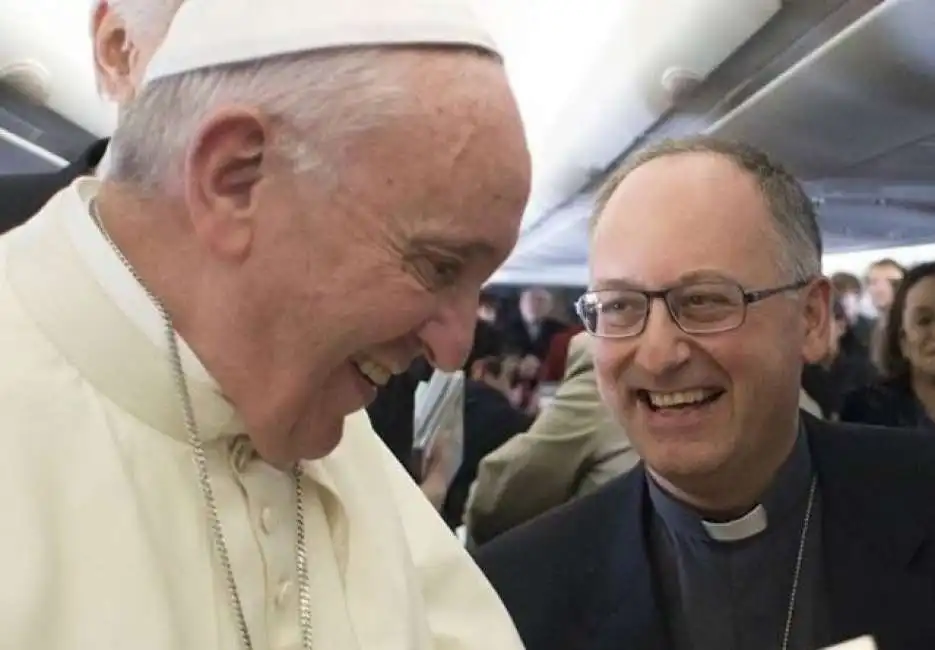 bergoglio papa francesco padre antonio spadaro 