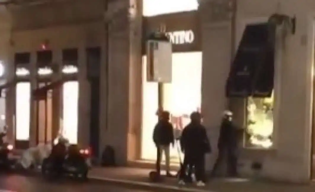 video ladri roma