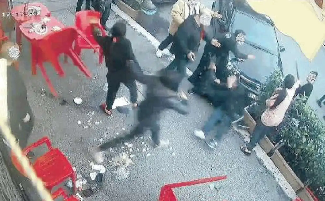 aggressione bar roma laurentino