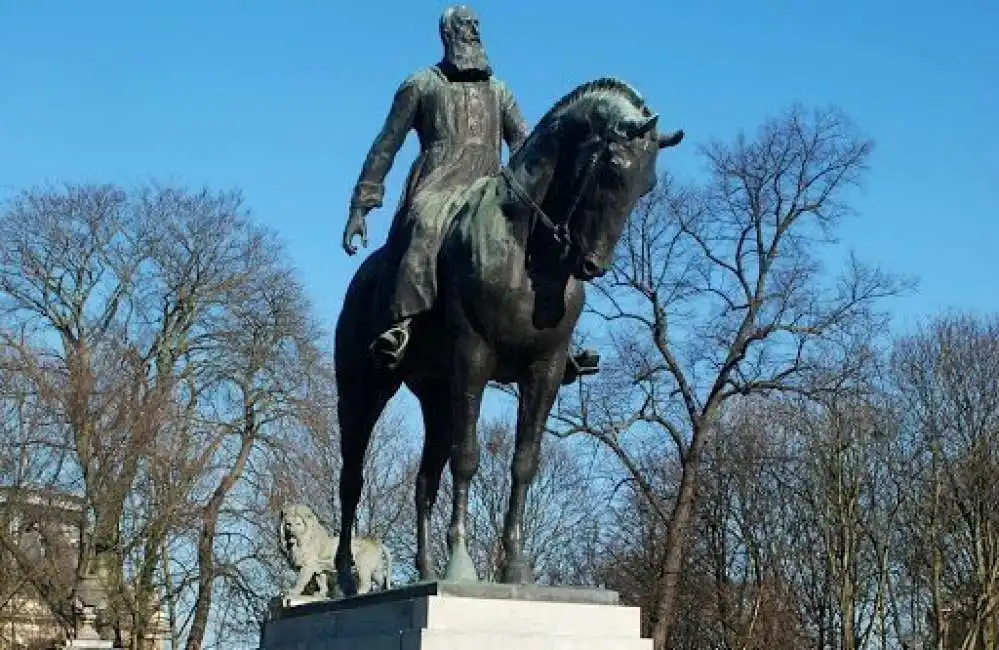 statua equestre leopoldo ii belgio