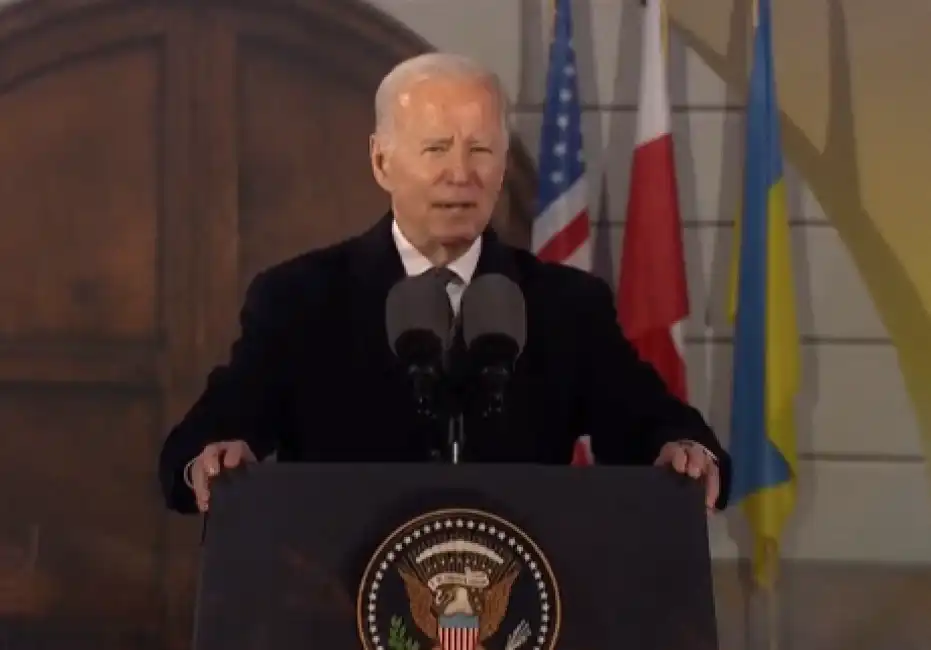 biden varsavia