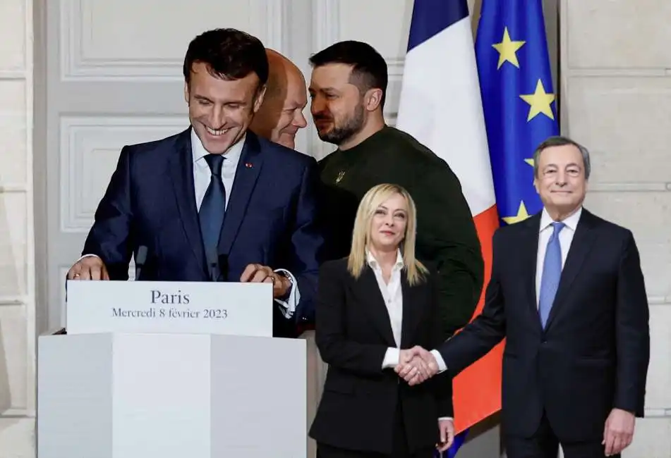 emmanuel macron volodymyr zelensky olaf scholz mario draghi giorgia meloni 