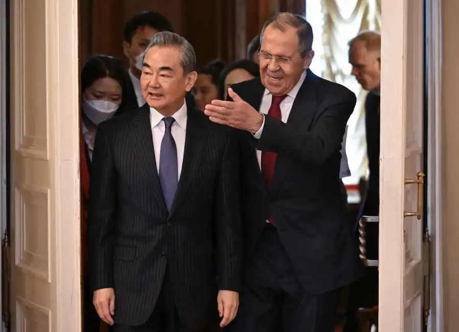 wang yi sergei lavrov 