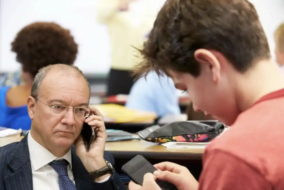 smartphone scuola valditara