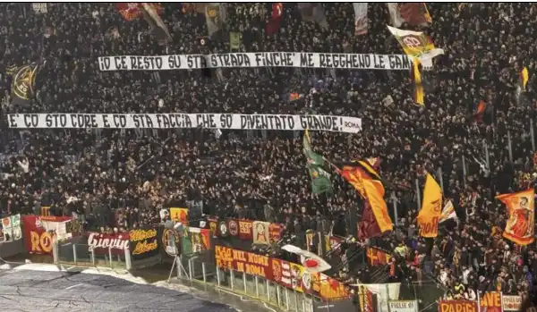 curva sud striscione