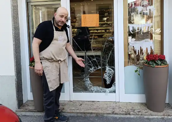 furto in una pasticceria di firenze