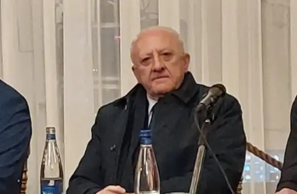 vincenzo de luca mostra pino daniele