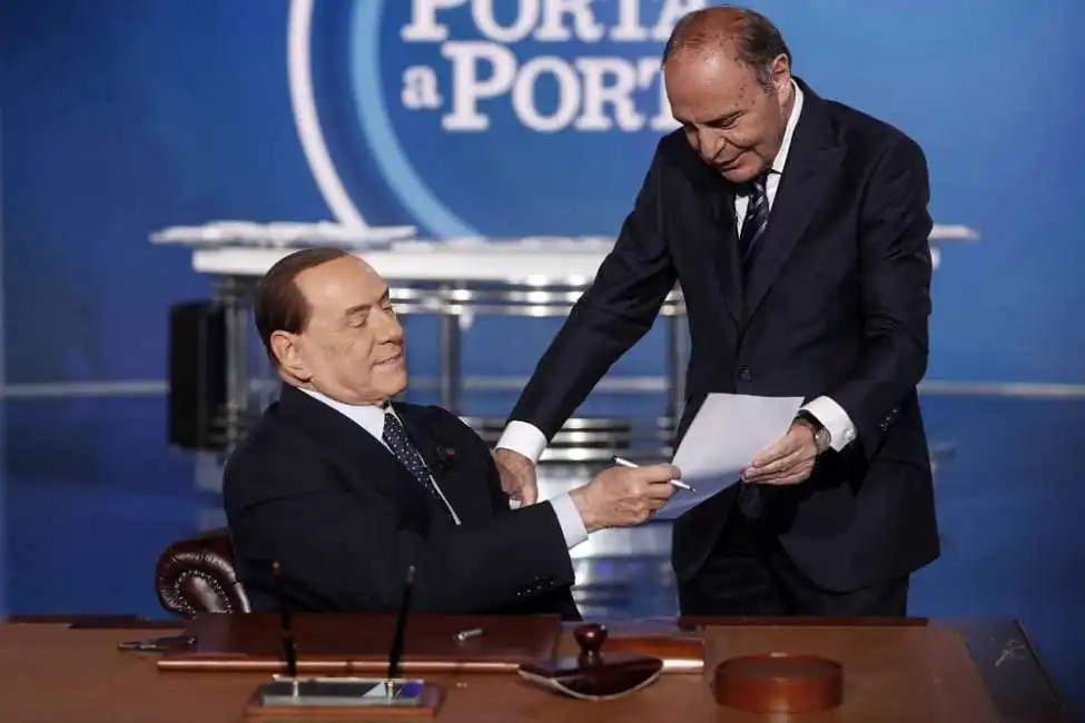 berlusconi vespa-4