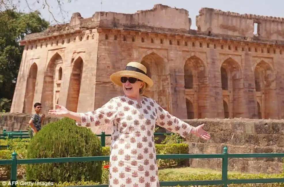 hillary in india 6