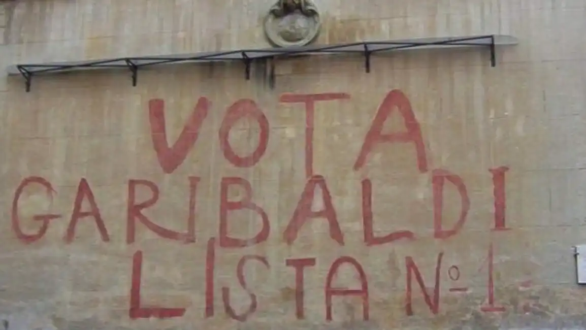 vota garibaldi scritta garbatella