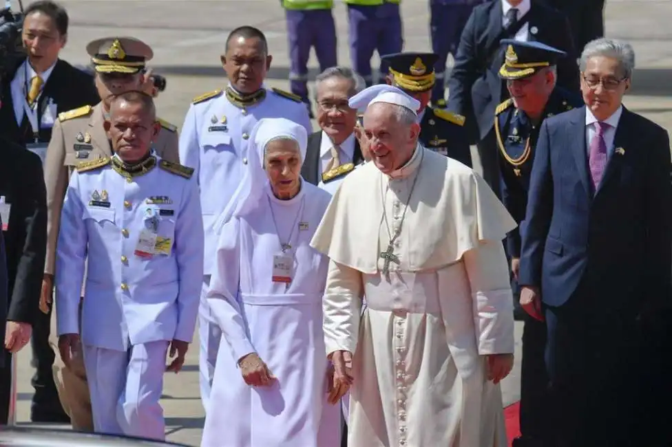 ana rosa sivori con papa francesco in thailandia