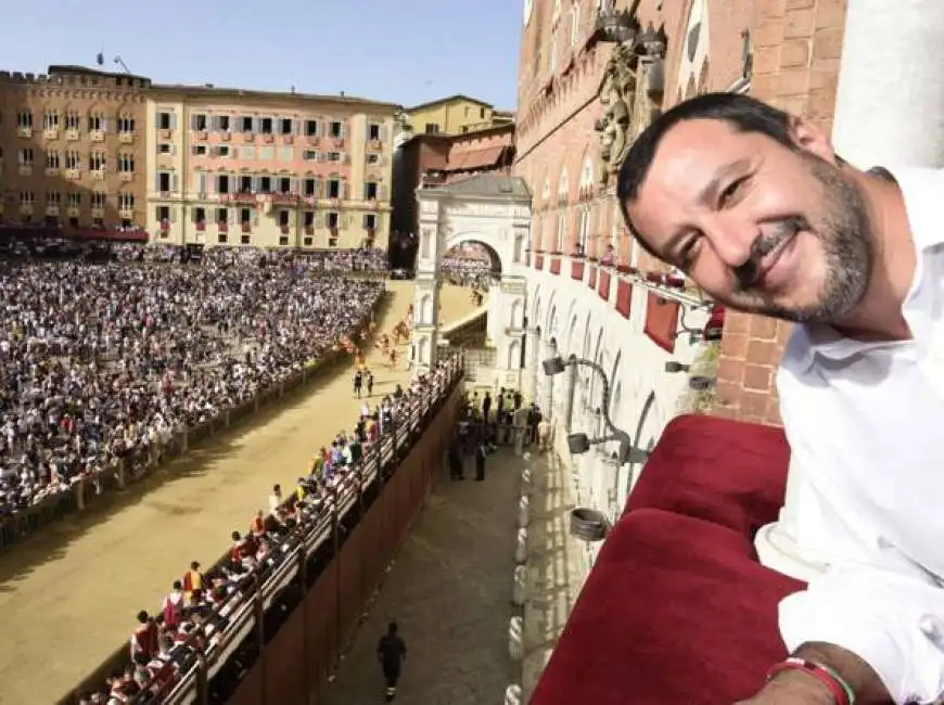 matteo salvini a siena 