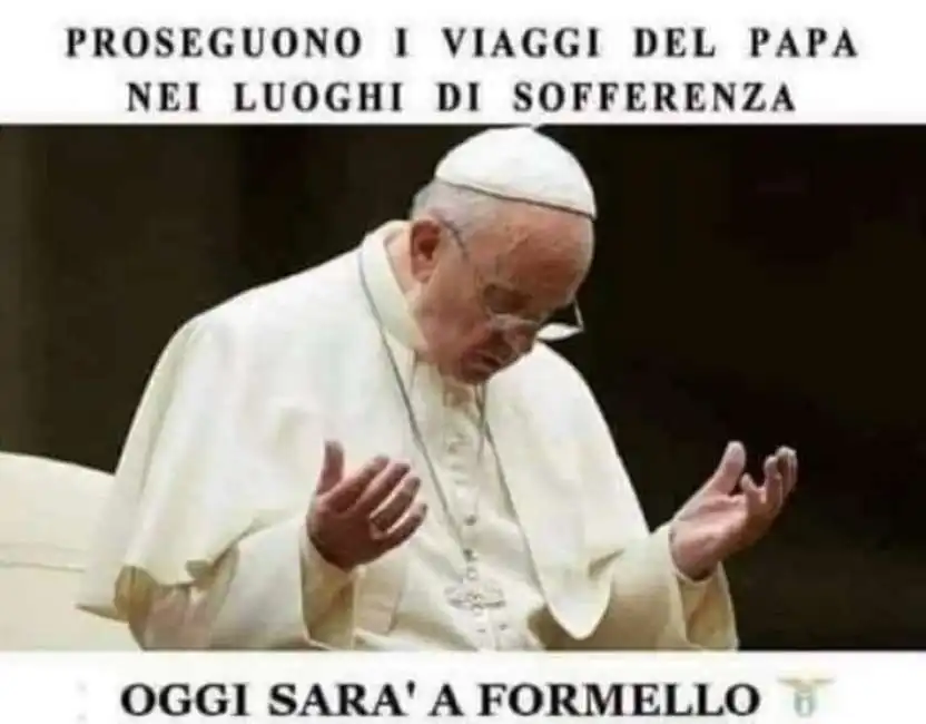 meme del papa sul derby roma lazio