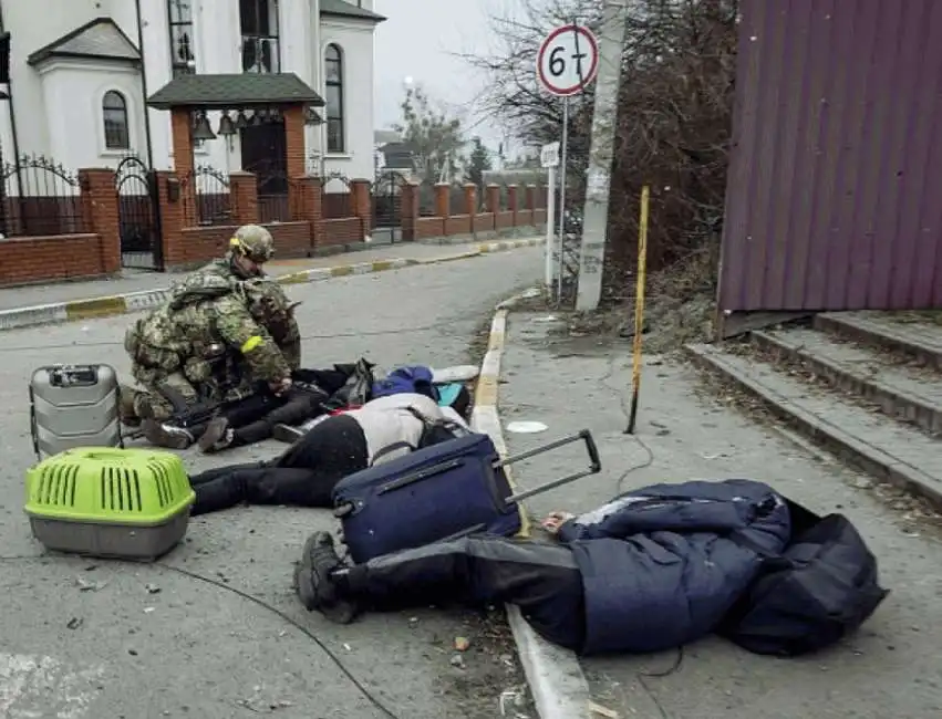 ucraina irpin ponte famiglia andriy dubchak 