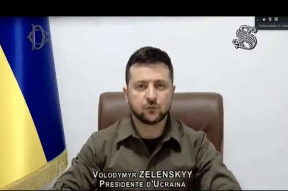 volodymyr zelensky in collegamento con la camera dei deputati - 2