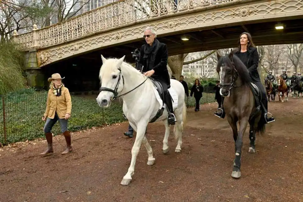 andrea bocelli cavallo central park