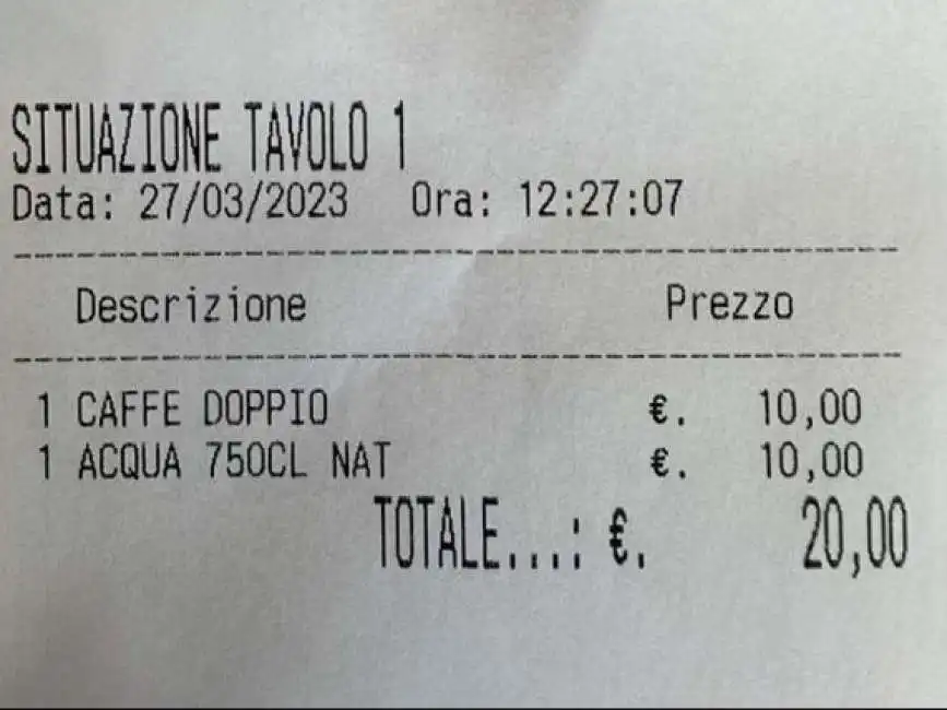 scontrino da 20 euro per caffe e acqua a como