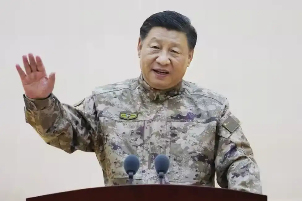 xi jinping militare mimetica