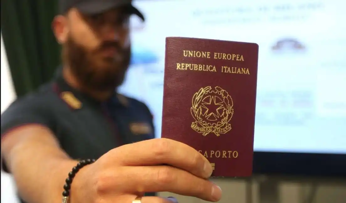 passaporto passaporti ritardi