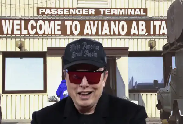 elon musk aviano 