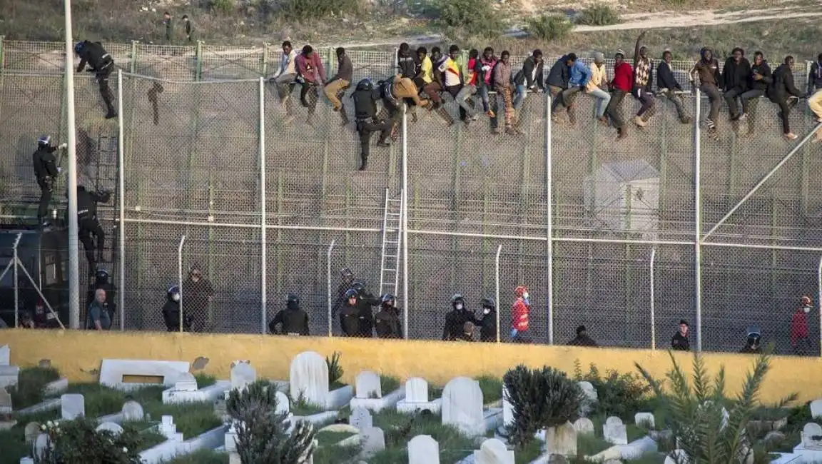 barriera di confine a melilla