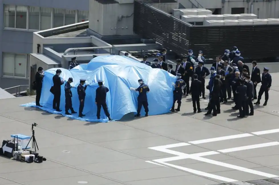 drone sull ufficio di shinzo abe