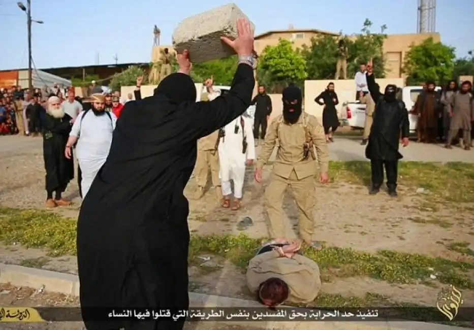 isis 000578-784_636x443