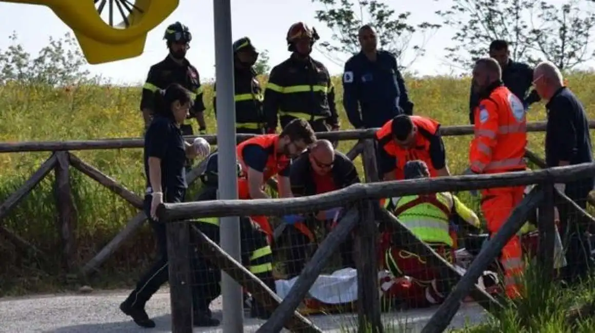 poggibonsi - donna si da' fuoco dopo la truffa di un santone