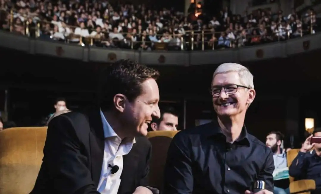 andrea ceccherini tim cook