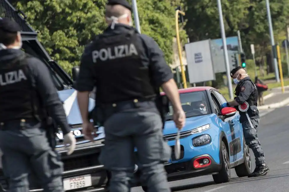 controlli coronavirus polizia