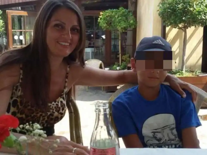 mirella gomoi con il figlio samuele brognara 