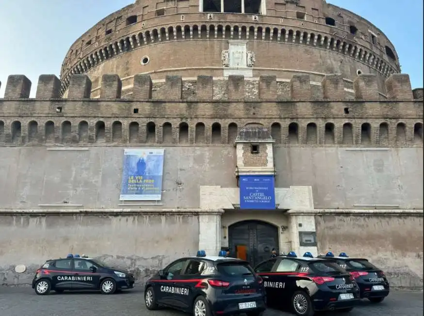 castel sant angelo roma carabinieri