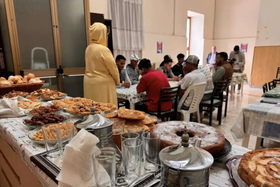 festa del fine ramadan in chiesa a canosa di puglia 