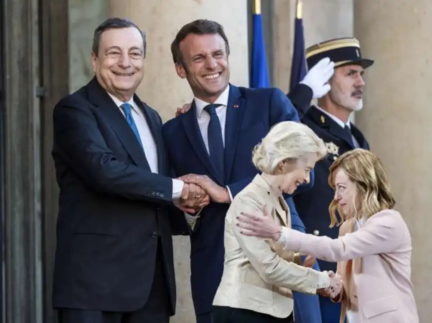 mario draghi ursula von der leyen emmanuel macron giorgia meloni 