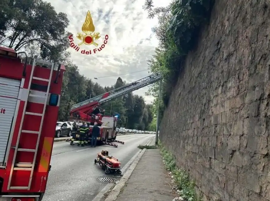 muro torto - ragazza caduta dal pincio roma