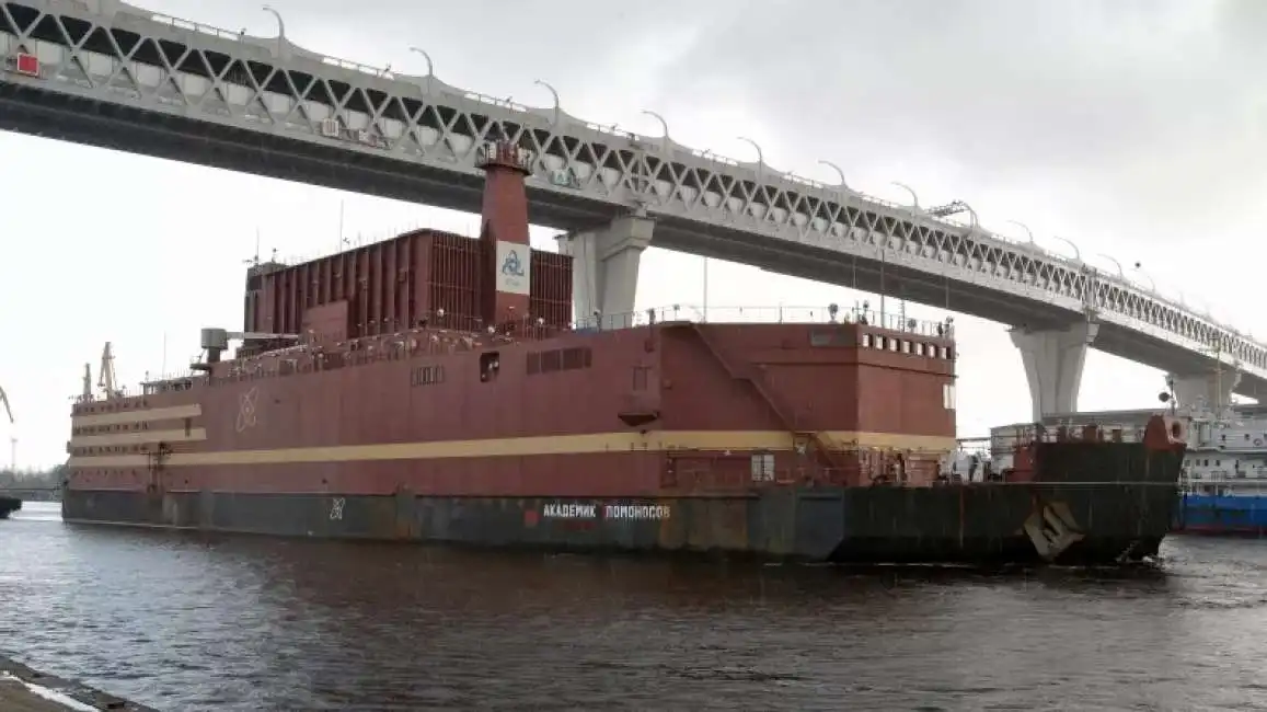 akademik lomonosov la prima centrale nucleare galleggiante 4