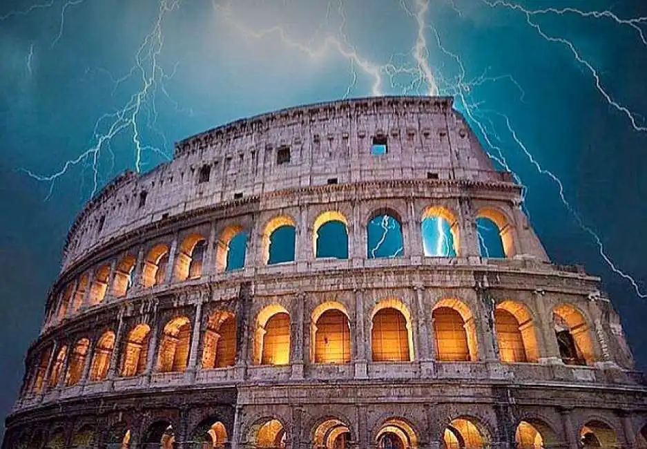 colosseo fulmini italia spread crisi