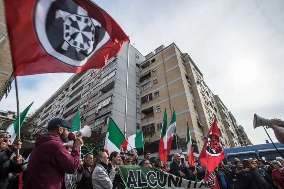 casapound casa pound casal bruciato