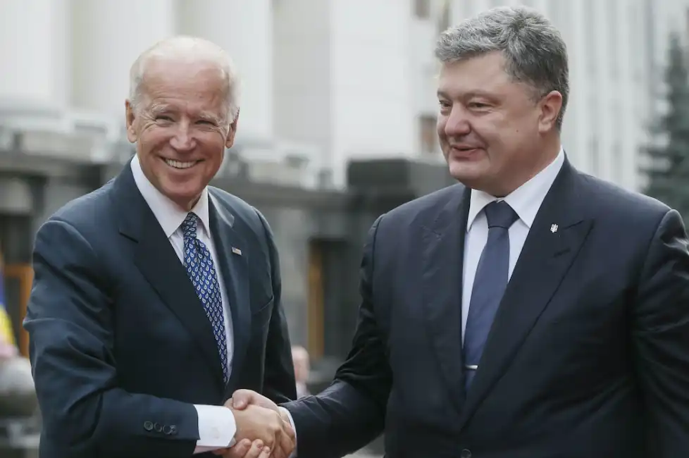 joe biden petro poroshenko