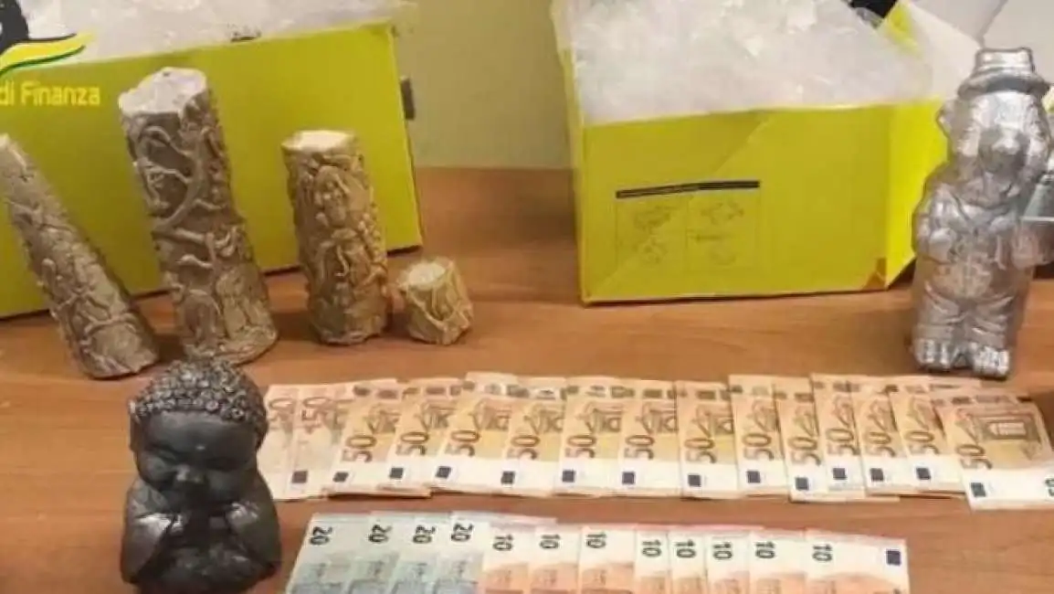 droga pressata in forma di statua  mdma buddha