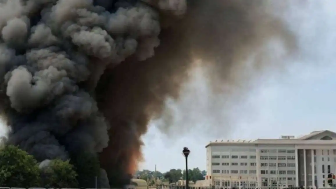 la falsa foto del pentagono in fiamme