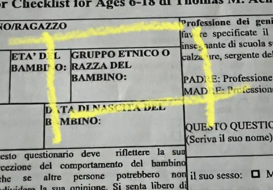 modulo di una scuola di roma in cui si chiede la razza degli studenti