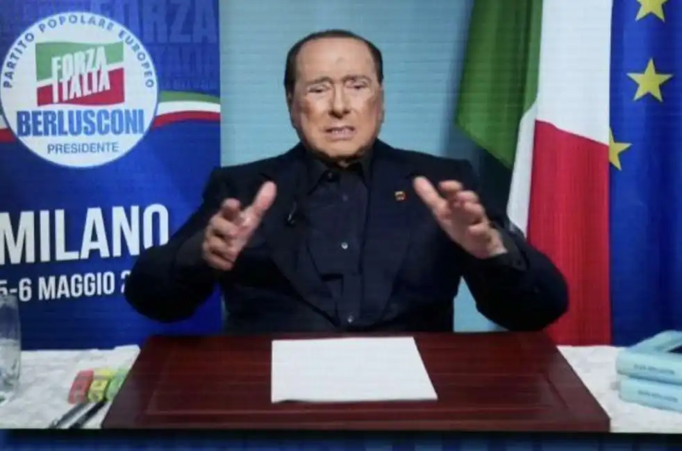 silvio berlusconi videomessaggio convention forza italia 