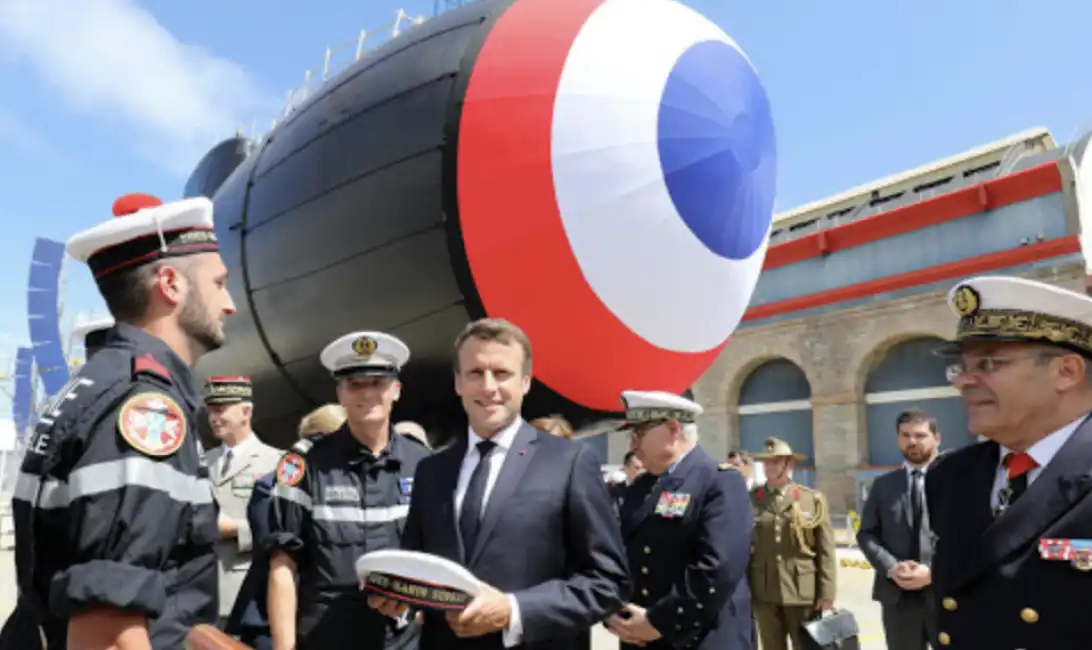 emmanuel macron force de frappe nucleare francia