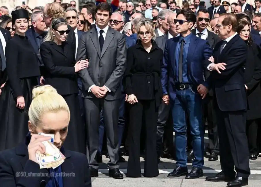 famiglia berlusconi paolo marina pier silvio luigi barbara eleonora funerale marta fascina