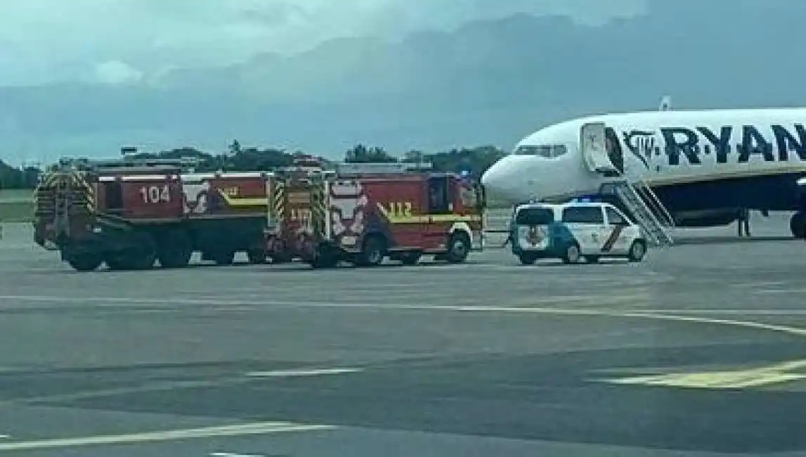 incendio su volo ryanair