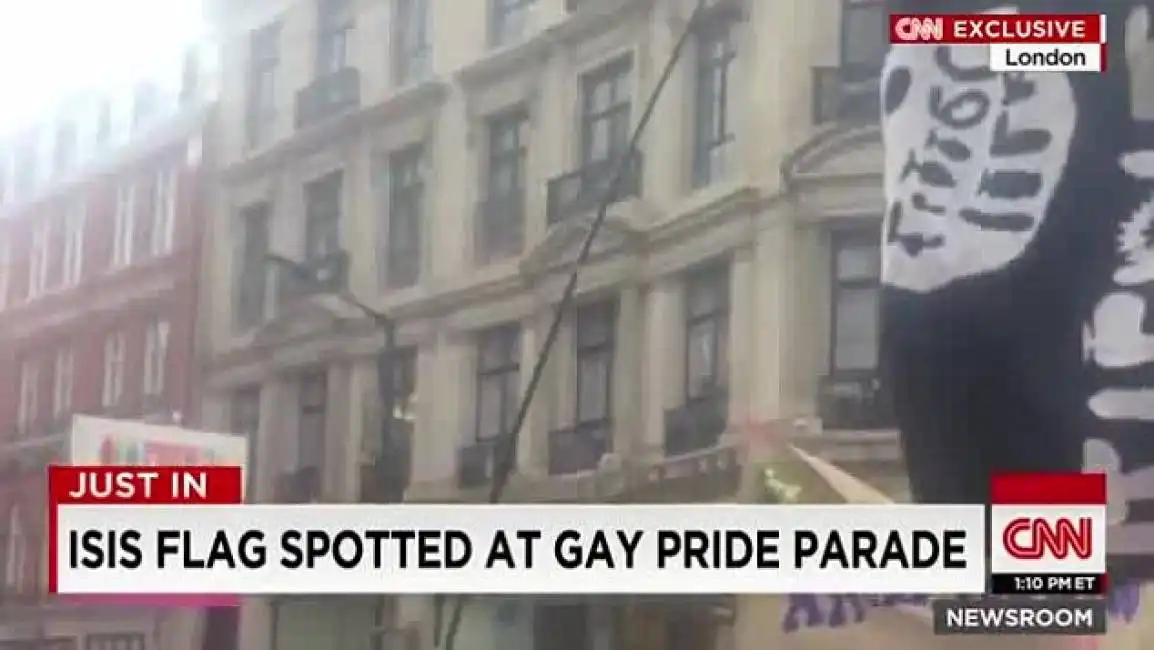 gaffe bandiera dildo su cnn - gay pride