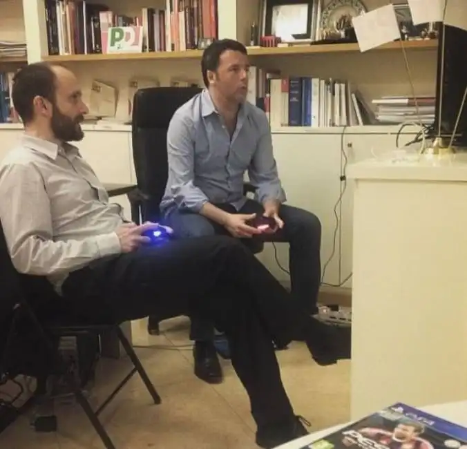 orsini e renzi alla playstation