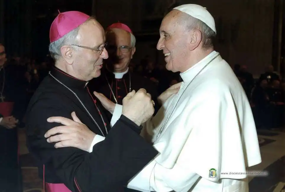 monsignor galantino e papa bergoglio